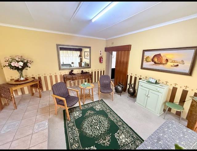 4 BEDROOM HOUSE FOR SALE IN FLORA GARDENS